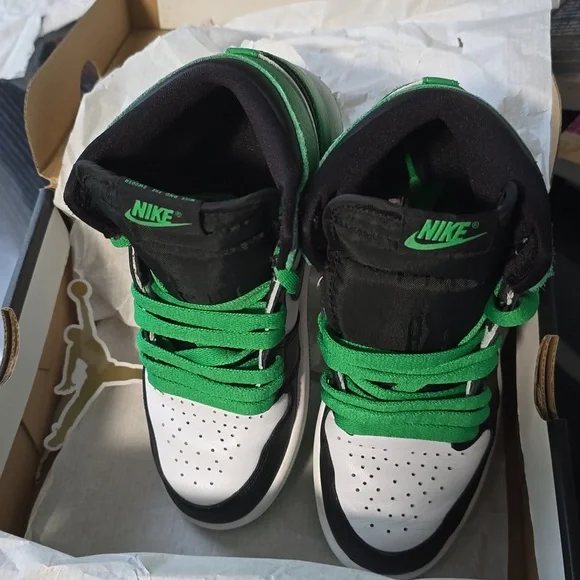 Jordan 1 Retro High OG (PS) Black Lucky Green-White Size 2Y - Picture 5 of 11